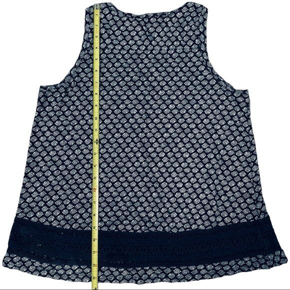 Ann Taylor Loft size small navy blue & white sleeveless top, lace around bottom - Picture 14 of 14